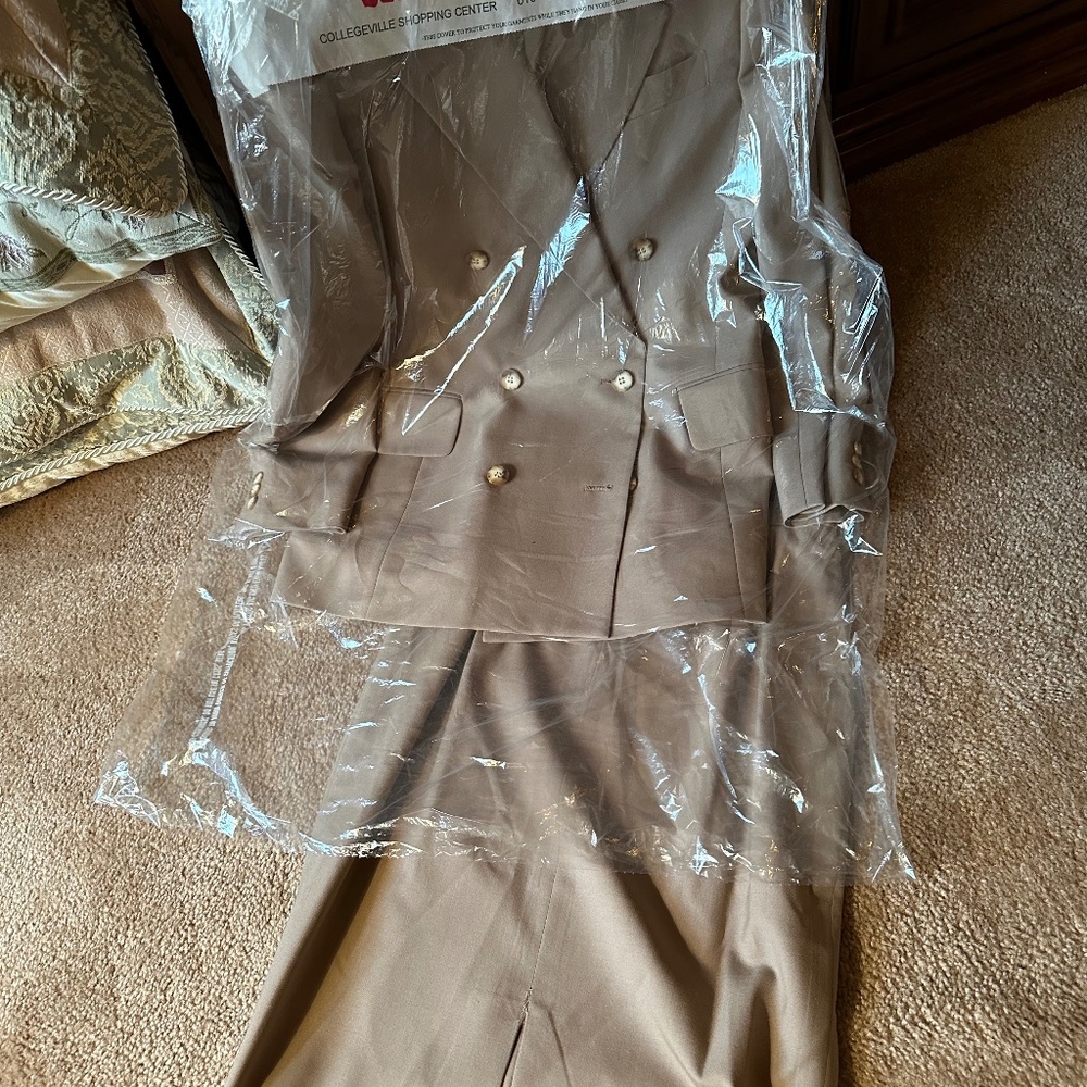 Women’s suit